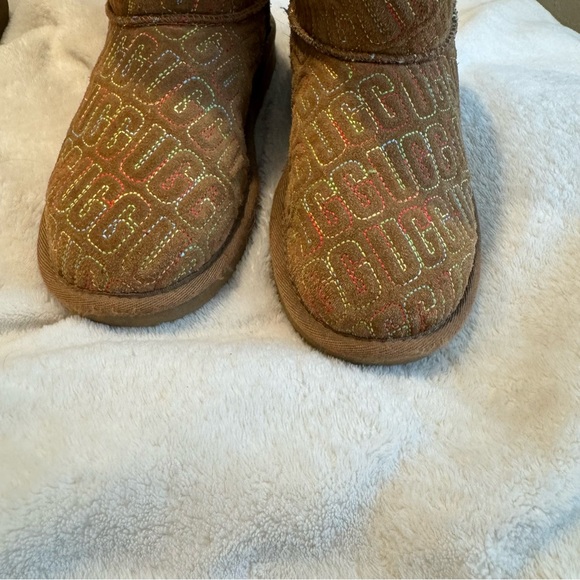 {UGG} Kids boots- Sold Separately - Picture 5 of 11